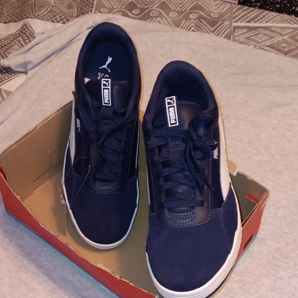 Puma Men's Navy and White Sneakers